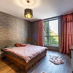 Апартамент Metalex Garden 2bdrm Luxury