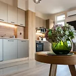 Апартамент Metalex Garden 2bdrm Luxury