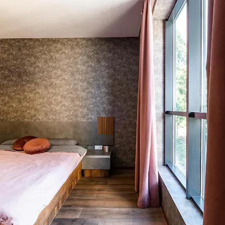 Metalex Garden 2bdrm Luxury Apartment