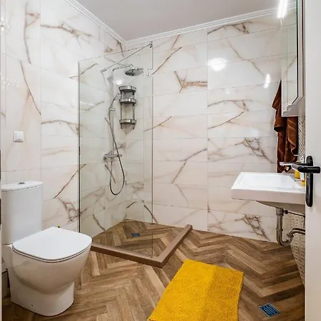 Metalex Garden 2bdrm Luxury * 瓦爾納