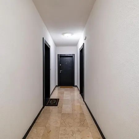 Metalex Garden 2bdrm Luxury Apartment *