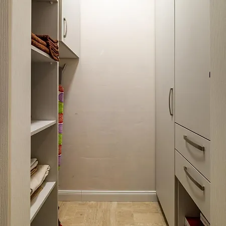 Metalex Garden 2bdrm Luxury * Warna