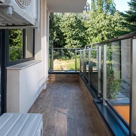 Metalex Garden 2bdrm Luxury * 瓦爾納