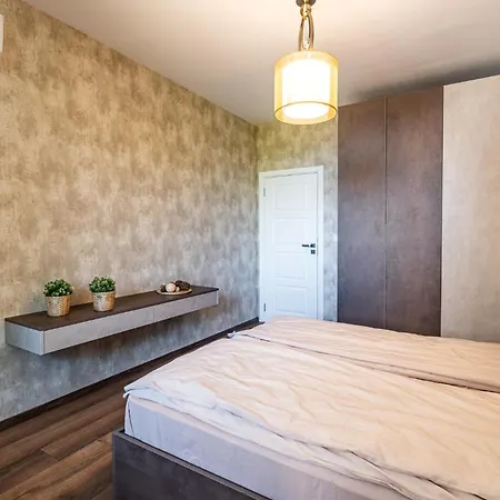 Metalex Garden 2bdrm Luxury Apartment