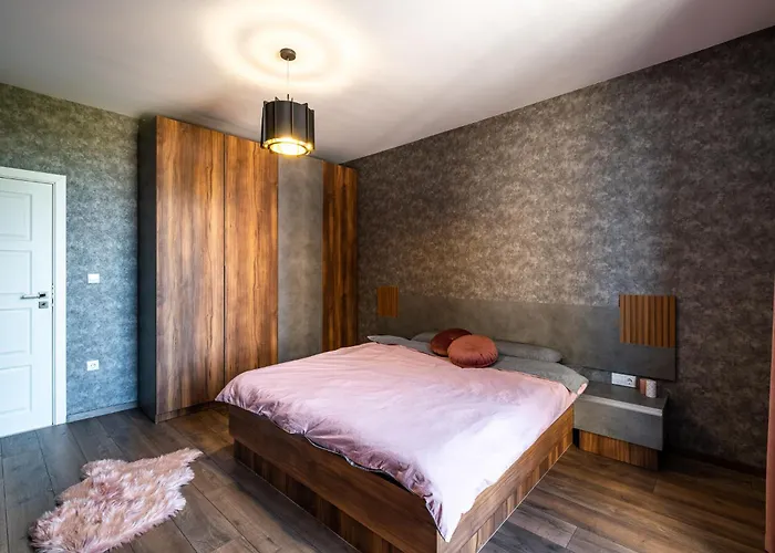 Metalex Garden 2bdrm Luxury Apartment *