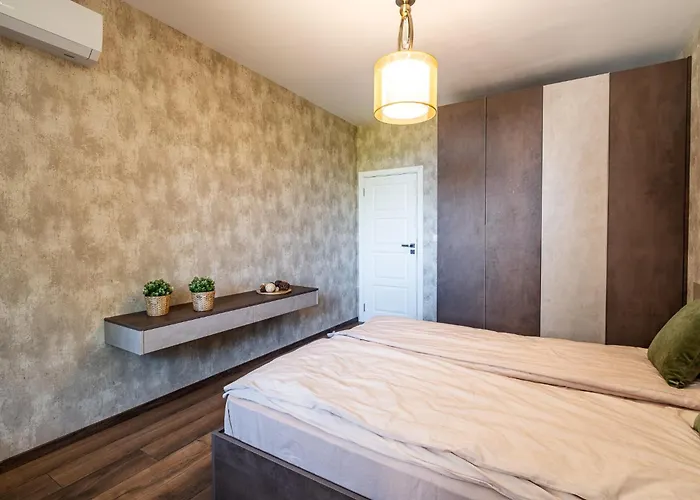 Metalex Garden 2bdrm Luxury Apartment